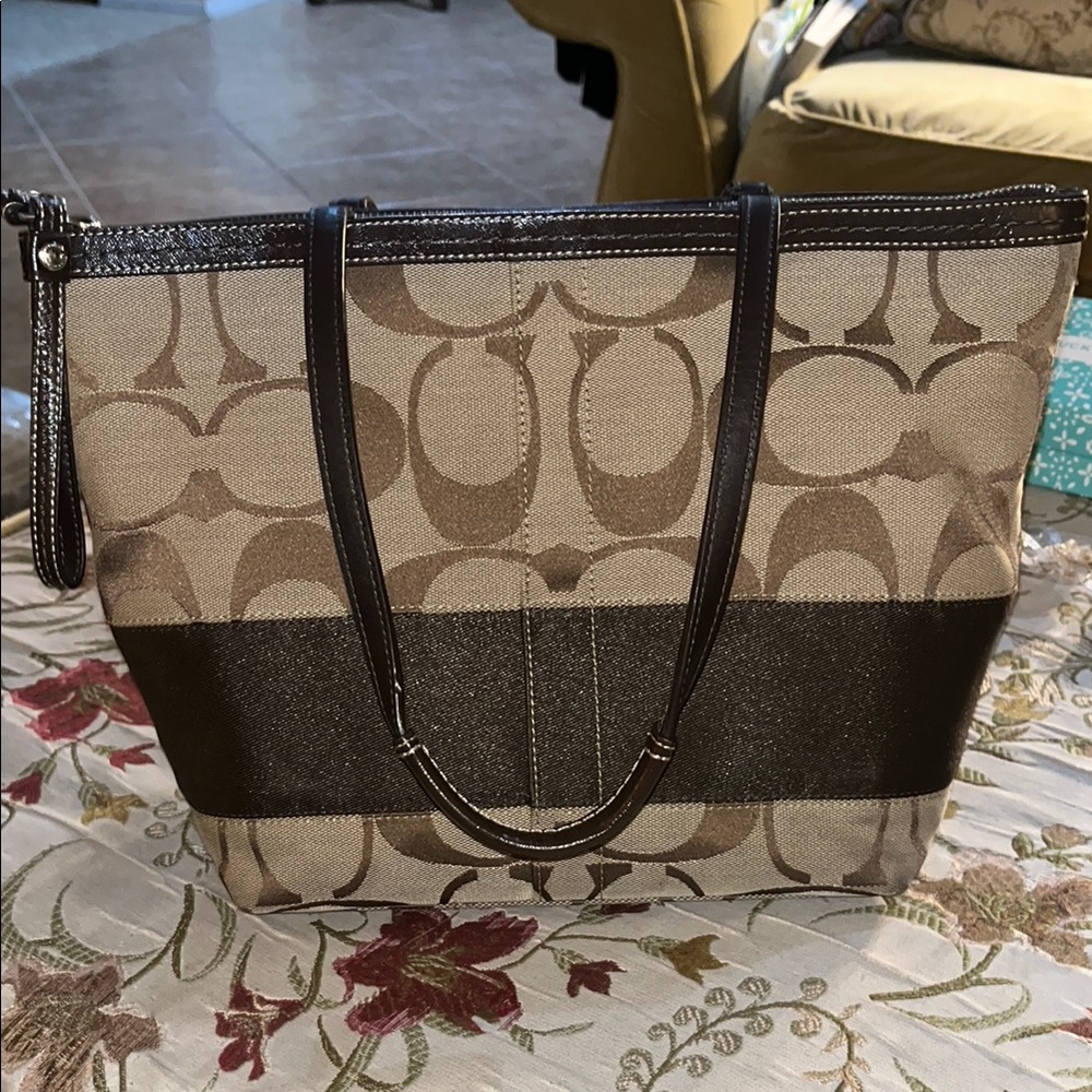 Elegant Brown Tote Coach Bag